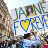 Francuska i umetnost: Poznati i brojni obožavaoci na sahrani Džejn Birkin 5