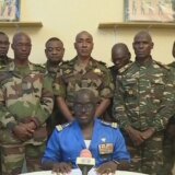 Afrika: Vojni puč u Nigeru, zapaljeno sedište vladajuće stranke, demonstranti nosili i zastave Rusije 12