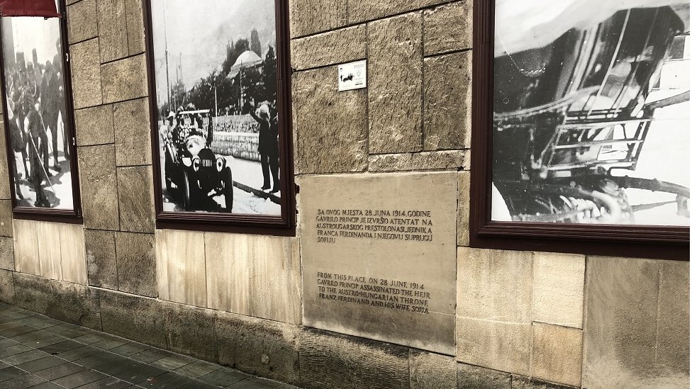 Tabla na mestu u Sarajevu odakle je Princip pucao