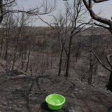 Toplotni talas ’Kerber’: Požari u Grčkoj se smiruju, evakuacija zbog eksplozija u vazduhoplovnoj bazi grčke vojske 9