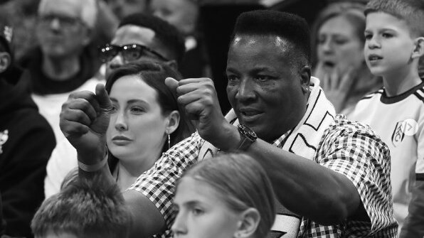 Preminuo Sesil Egzum 1