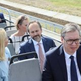 Otvaranje deonice auto-puta do Požege: Vučić poručio onima koji upozoravaju na bezbednost da "mrze svoju zemlju" 10