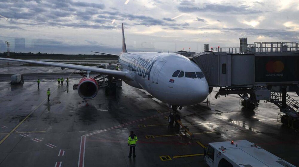 Aerodrom "Nikola Tesla" privremeno zatvoren za saobraćaj zbog oluje 1