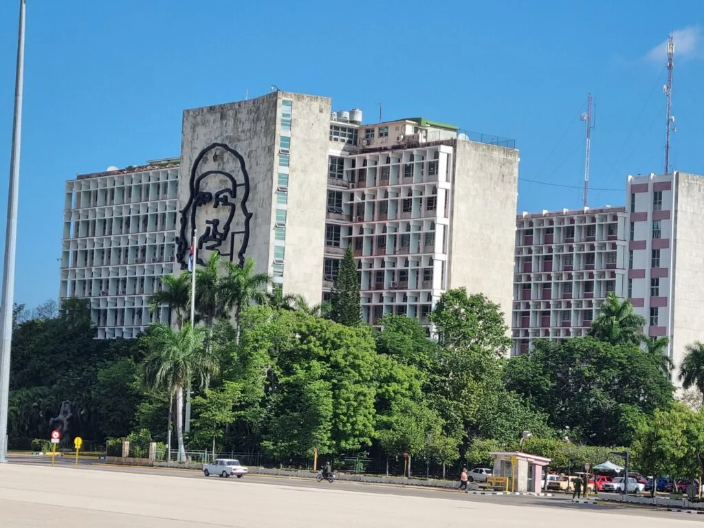 Tamo gde prestaje logika - počinje Kuba: Kako izgleda život sa 30 evra mesečno? 8