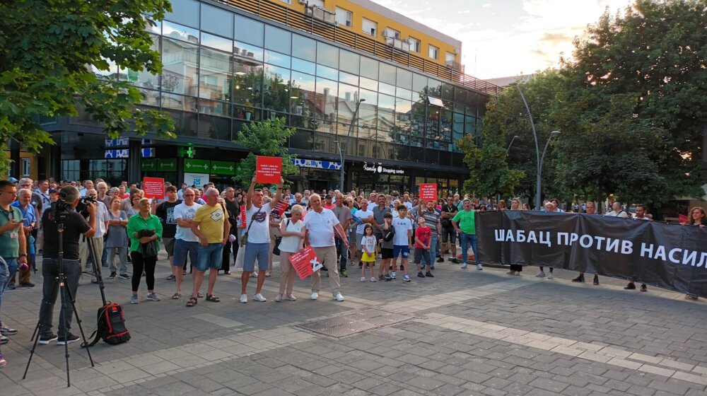 Protest „Srbija protiv nasilja“ u Šapcu: "Širi se plamen slobode" 1