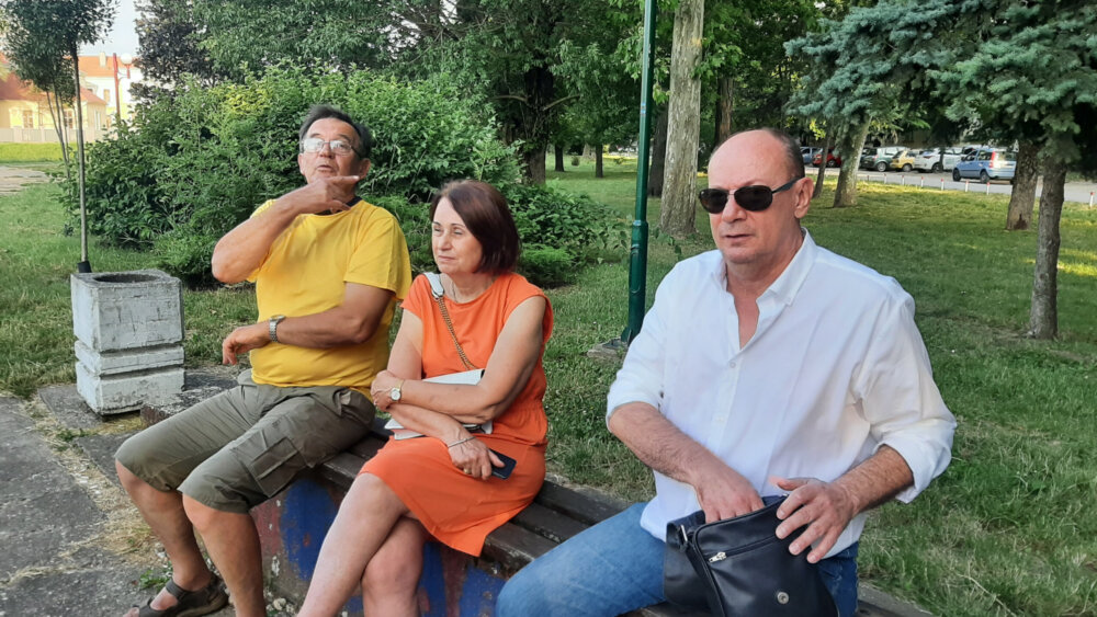 Zrenjanin: Suspendovana profesorka poručila na protestu da su građani bolji od onih koji vode državu 5 Zrenjanin: Suspendovana profesorka poručila na protestu da su građani bolji od onih koji vode državu 5