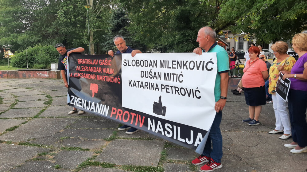 Zrenjanin: Suspendovana profesorka poručila na protestu da su građani bolji od onih koji vode državu 1