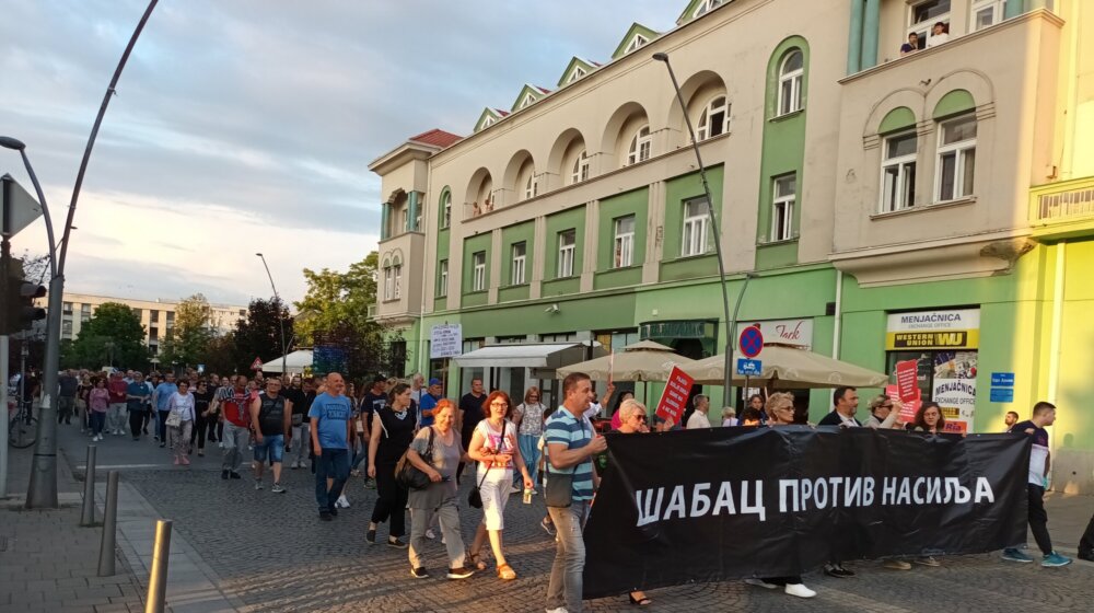 Treći protest ”Srbija protiv nasilja” u Šapcu: Država štiti kriminal 1 Treći protest ”Srbija protiv nasilja” u Šapcu: Država štiti kriminal 1