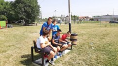 Ne mare za vrućine: Zrenjaninski osnovci sami organizovali turnir u fudbalu 3