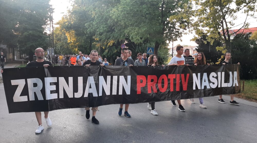 U Zrenjaninu večeras 13. protest "Zrenjanin protiv nasilja" 1