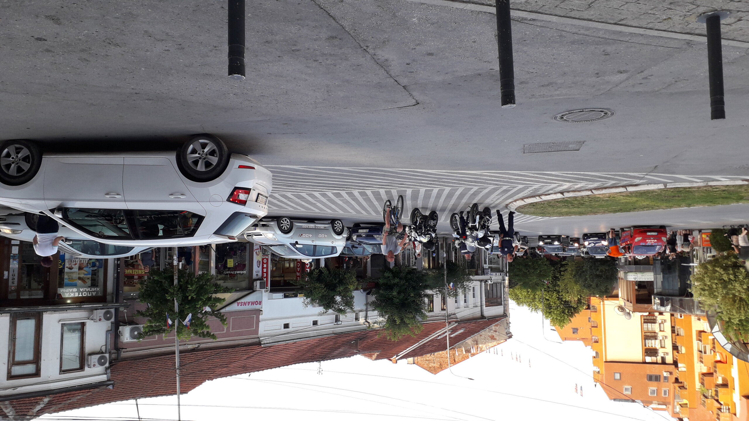 "Radimo ono u šta verujemo; lepo je videti ljude oslobođene straha": Održan peti protest "Srbija protiv nasilja" u Vranju 2 "Radimo ono u šta verujemo; lepo je videti ljude oslobođene straha": Održan peti protest "Srbija protiv nasilja" u Vranju 2