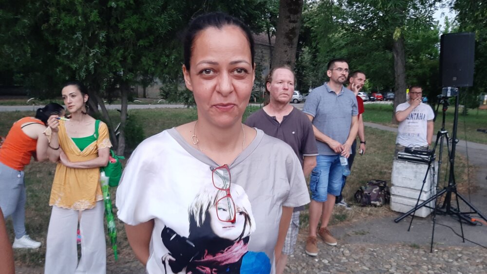 Sara el Sarag na protestu u Zrenjaninu: Naša kastracija je u toku (VIDEO) 2