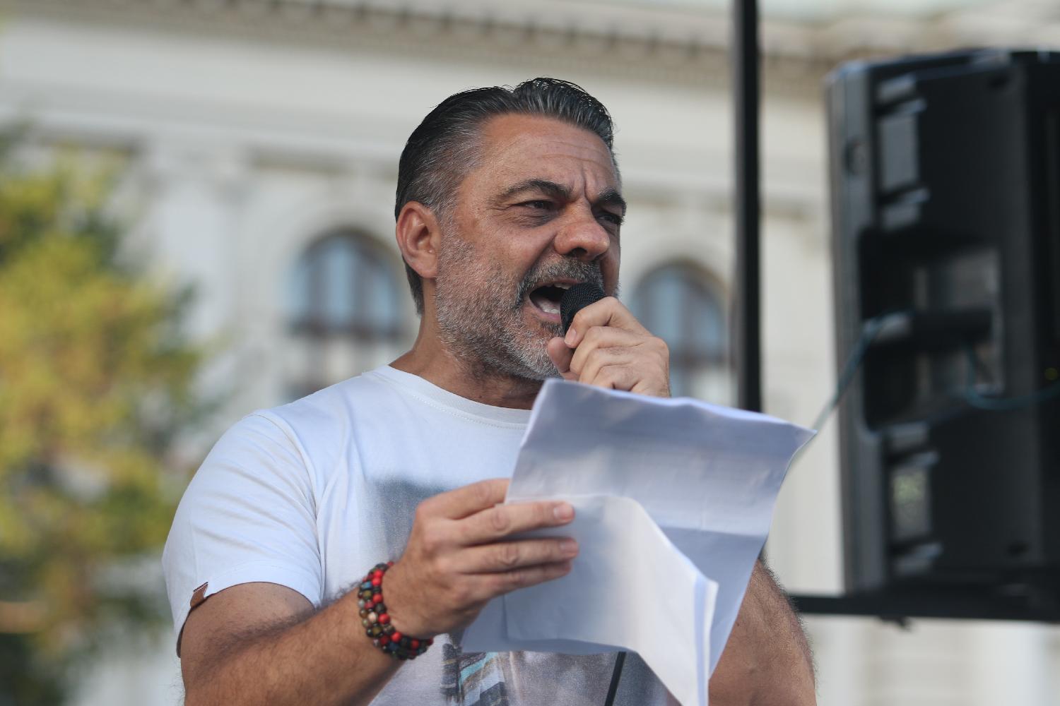 Slike koje su obeležile deseti protest "Srbija protiv nasilja" (FOTO) 13 Slike koje su obeležile deseti protest "Srbija protiv nasilja" (FOTO) 13