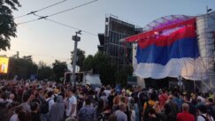 Dronovi, muzika i obezbeđenje: Kako je Pink dočekao učesnike protesta "Srbija protiv nasilja"? (FOTO, VIDEO) 4