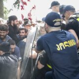 U Gruziji otkazan Festival ponosa pošto su ekstremni desničari demolirali mesto održavanja 2