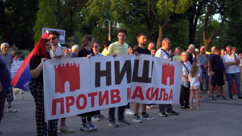 Osmi protest “Srbija protiv nasilja” u Nišu: Građani glasaju za “najaferu” gradske SNS vlasti 1