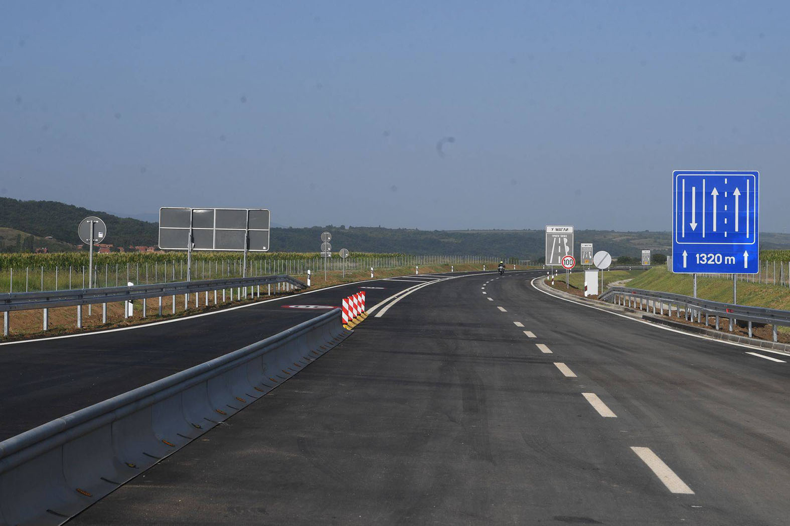 "U svetu se u auto-puteve ugrađuju kvalitetni materijali, a u Srbiji nekvalitetni političari": Koliko su realne cene auto-puteva koje gradimo? 2