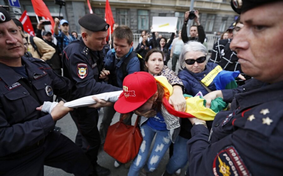 Putin potpisao zakon kojim se potpuno zabranjuje promena pola 1