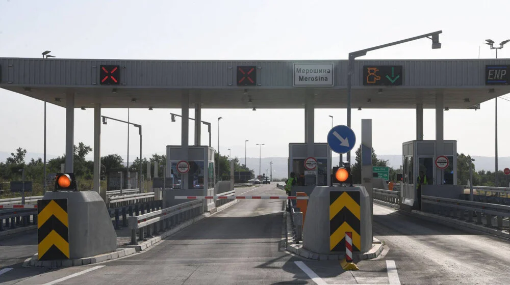 Radnici na naplatnim rampama auto-puta dobili tabele za upisivanje kapilarnih glasova 6