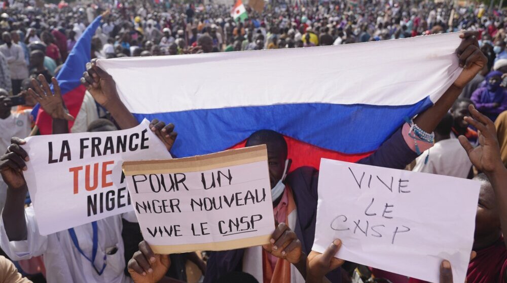 Francuska će odgovoriti u slučaju napada na svoje državljane u Nigeru 1
