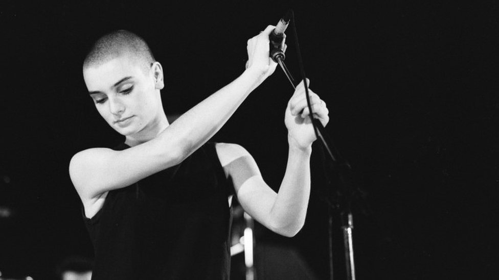 Muzika: Sećanje na Šinejd O’Konor - buntovnicu umetničkog dara bez premca 2 Sinéad O'Connor performing in Utrecht in 1988