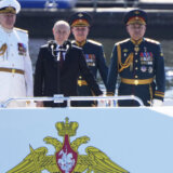 Putin na paradi u Sankt Peterburgu pozdravio hrabrost ruske mornarice 1