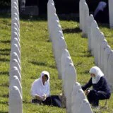 "Teško je bilo kad sam morala otići iz svoje kuće": Srebreničke majke Nura i Refija u staračkom domu 5