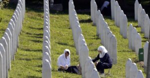 Upućen poziv crnogorskoj vladi da podrži rezoluciju o genocidu u Srebrenici: Sa Cetinjskog foruma poručeno da je Crna Gora meta ruskog uticaja preko Srbije