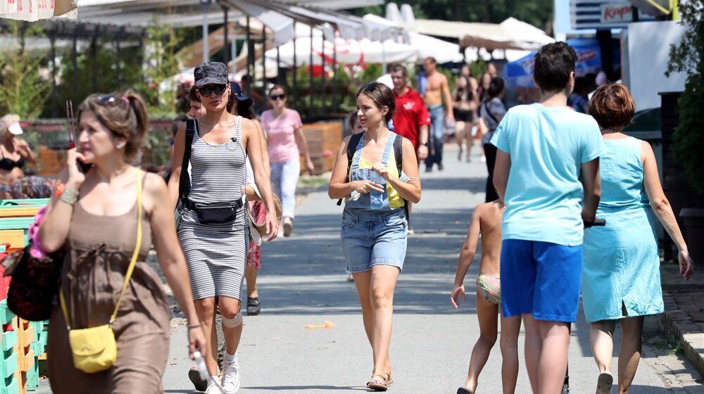 Vremenska prognoza: Sutra u Srbiji promenljivo oblačno i toplo 11