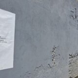 Plakati o genocidu u Srebrenici na fasadama u Novom Sadu: "Stid me je" 4