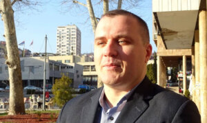 Užička vlast odbacuje sumnje da je pokušala da namesti tender za javnu rasvetu: Sve je po zakonu, nabavka je obustavljena 4 Užička vlast odbacuje sumnje da je pokušala da namesti tender za javnu rasvetu: Sve je po zakonu, nabavka je obustavljena 4