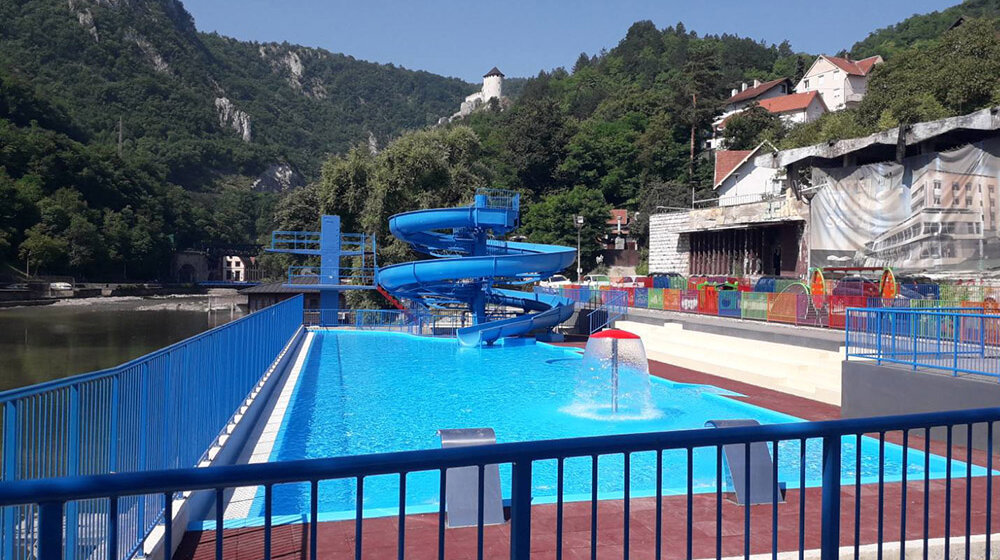 Konačno završena sanacija nedavno rekonstruisanog dečjeg bazena u Užicu: Posle velikih problema i probijenih rokova 1