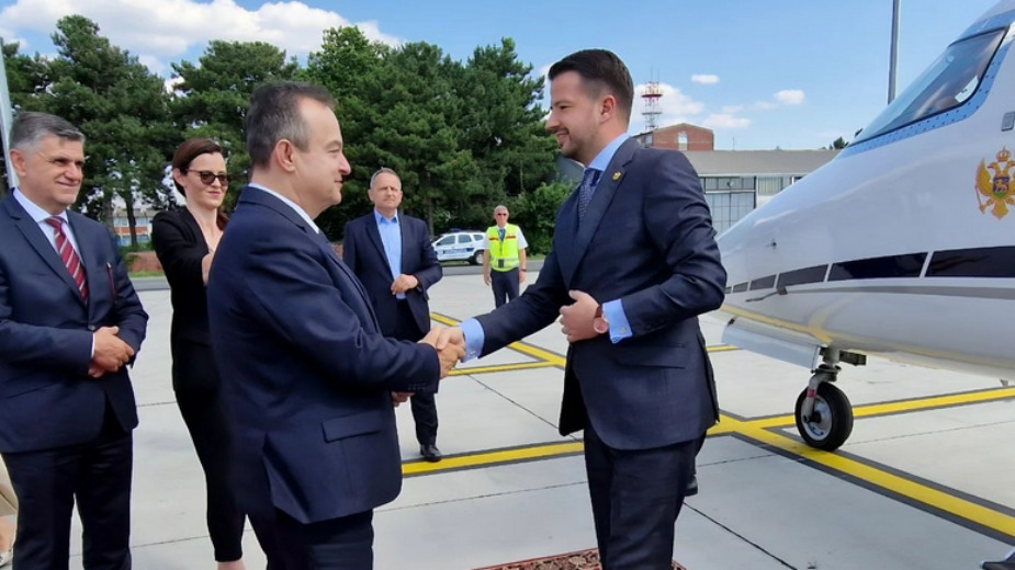 Milatović doputovao u dvodnevnu posetu Srbiji, dočekao ga Ivica Dačić 1