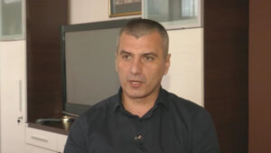 "Nadamo se da ćemo naći mir": Kako su zaposleni u "Dr Lazi Lazareviću" primili vest o imenovanju novog direktora i da li je njihov štrajk okončan? 3 "Nadamo se da ćemo naći mir": Kako su zaposleni u "Dr Lazi Lazareviću" primili vest o imenovanju novog direktora i da li je njihov štrajk okončan? 3