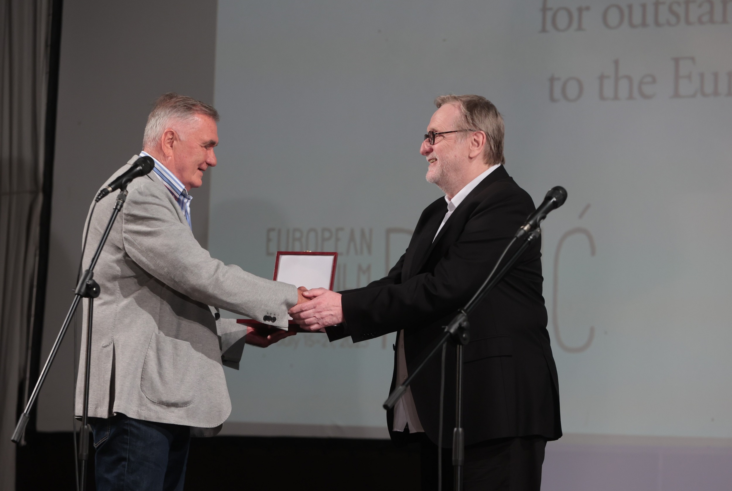 Nije kurtoazija, jako sam radostan: Bogdanu Dikliću uručena nagrada “Aleksandar Lifka” na Festivalu evropskog filma Palić 2 Nije kurtoazija, jako sam radostan: Bogdanu Dikliću uručena nagrada “Aleksandar Lifka” na Festivalu evropskog filma Palić 2