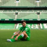 Beljerinu najviše godi na „Viljamarinu”: Brka se vratio u Betis, a predstavljen je u filmskom stilu (VIDEO) 9