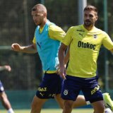 Balkanska pravila u Fenerbahčeu: Tadić i Džeko došli da vrate titulu na "Saračoglu" posle 10 godina 9