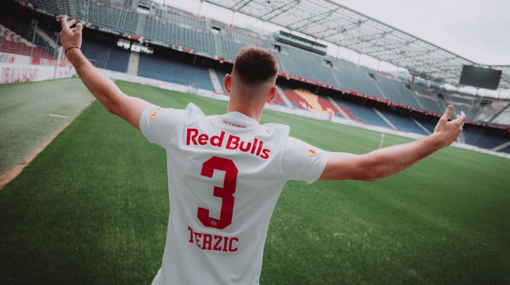 Povećala se srpska družina u Salcburgu: Aleksa Terzić potpisao do juna 2028. 1