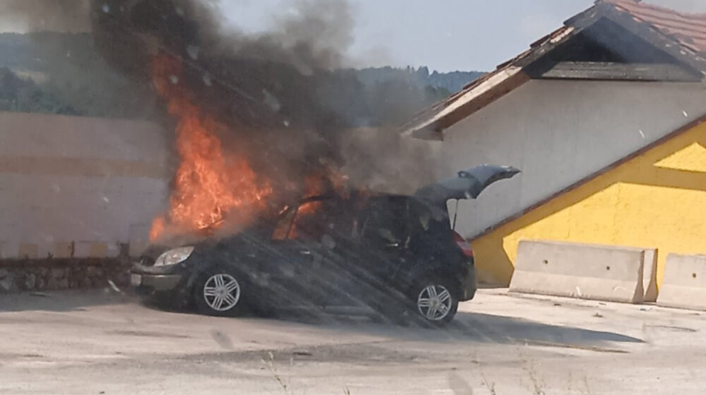 Izgoreo automobil na magistrali Užice-Zlatibor 1