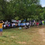 Posle 160 dana protivljenja izgradnji mini hidroelektrane, meštani sela Dadince obeležili "pobedu nad uzurpatorima" 7