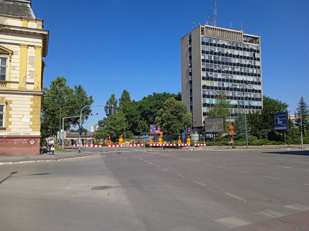 (FOTO) Pasarelom koja spaja "podeljenu" Suboticu 2