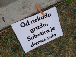Treći protest “Srbija protiv nasilja” u Subotici “Nećemo dozvoliti da nasilje definiše našu budućnost”: Održan treći protest “Srbija protiv nasilja” u Subotici 11