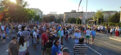 Tropska vrućina i Peter Nikitin: Pogledajte kako je izgledao 11. protest "Srbija protiv nasilja" (FOTO) 12