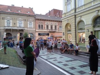 Četvrti protest "Srbija protiv nasilja" u Subotici "Moramo zaštititi našu decu, moramo sprečiti nasilje nad njima": Održan četvrti protest "Srbija protiv nasilja" u Subotici 4