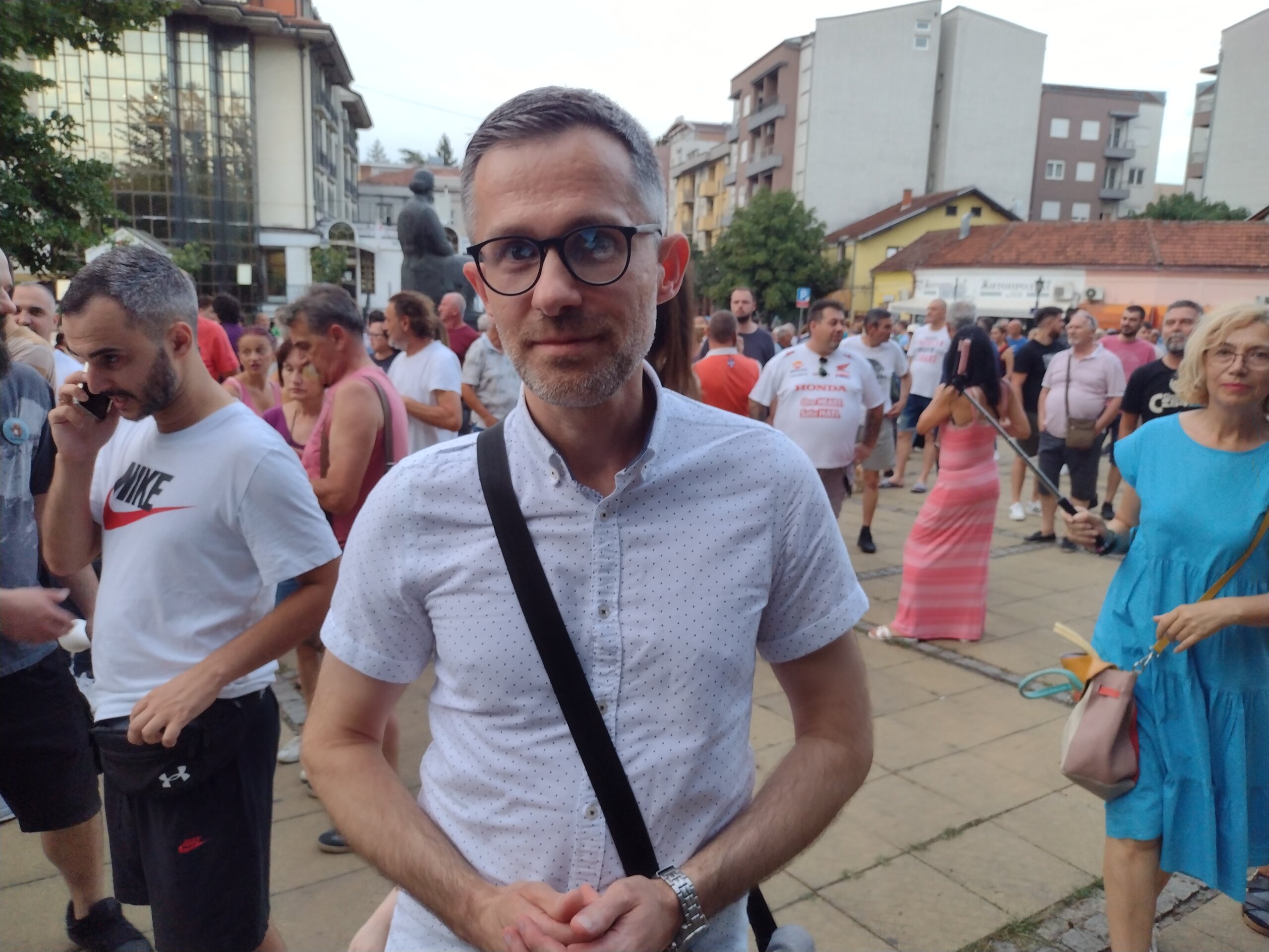 Mi živimo „Dan mrmota” u Srbiji samo što naši dani nisu isti već je svaki gori od prethodnog: Završen osmi protest Srbija protiv nasilja u Kragujevcu (FOTO) 10