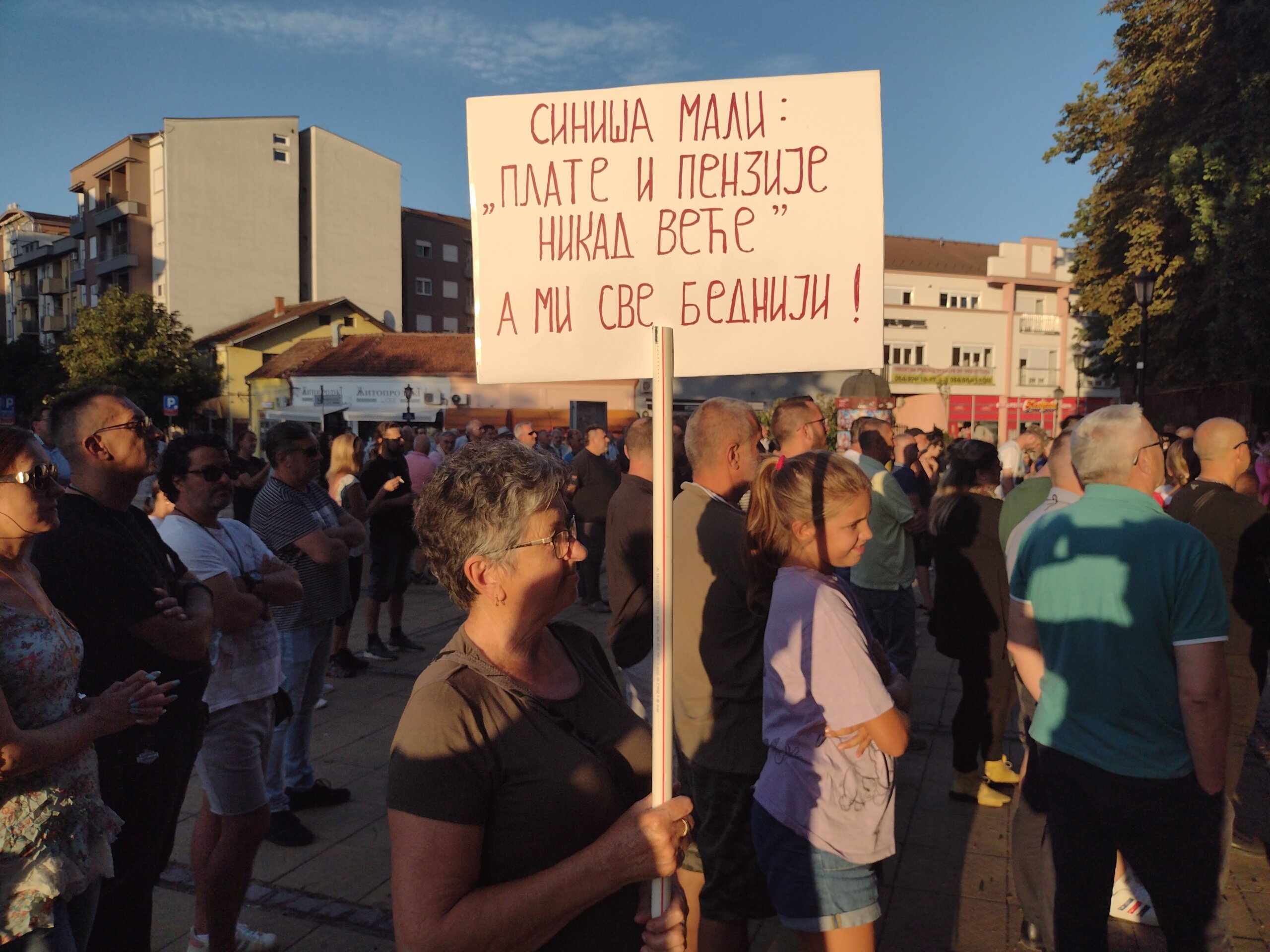 "Krajnje je vreme da se i partije uključe": Protest Srbija protiv nasilja u Kragujevcu (FOTO) 7