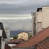 Nevreme stiglo u Srbiju: RHMZ najavio pljuskove i olujni vetar (VIDEO) 9