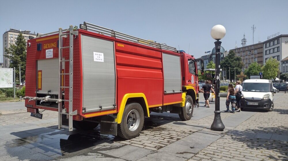 "Izraz 'pasja vrućina' danas i ovde je 'apgrejdovan'": Kako Kragujevčani "odolevaju" Luciferu i Kerberu (FOTO) 1