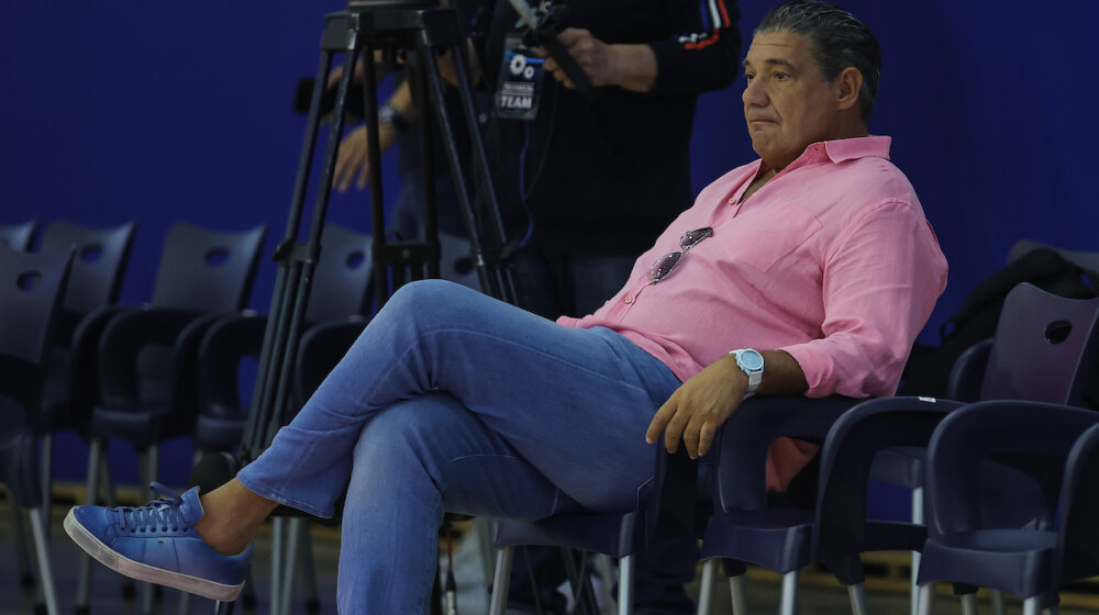 "Ljubav i mržnja prema košarci": Grobari grafitom izvređali Miška Ražnatovića, on objavio fotografiju (FOTO) 1