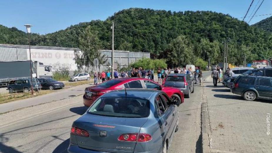 Malinari na jedan sat blokirali put na ulazu u Brus, nezadovoljni niskom otkupnom cenom 1